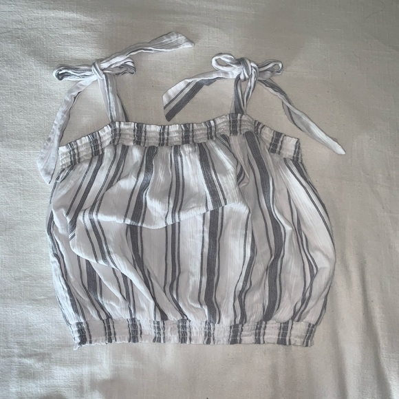 Cropped Top - Picture 1 of 3